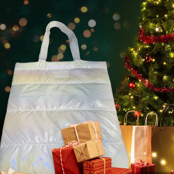 Limited Edition Bath and Body Works Iridescent Pure Wonder Tote Bag Gift Set - Picture 10 of 14